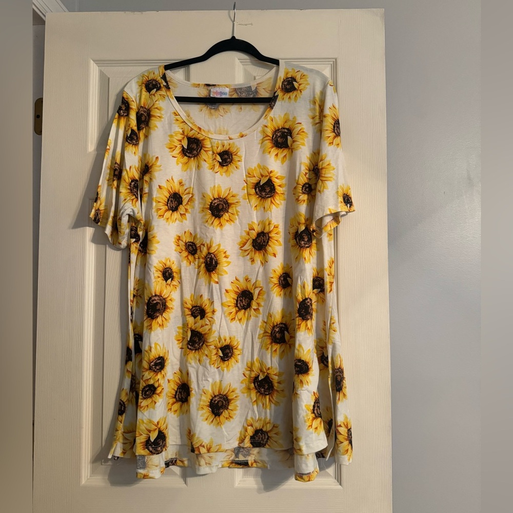 Lularoe short sleeve shirt size 3x